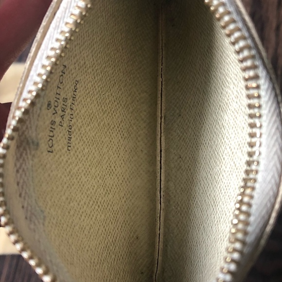 Authentic Louis Vuitton key pouch - Picture 8 of 14